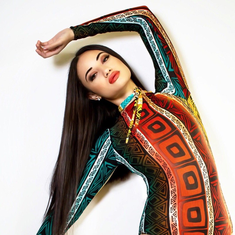 Cô cũng là một nghệ sỹ đa tài Ảnh: Missosology Cô cũng là một nghệ sỹ đa tài Ảnh: Missosology