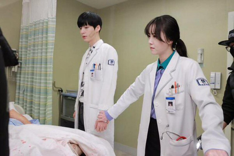 Đến năm 2015, cả hai cùng tham gia bộ phim Blood, nơi tình yêu của họ bắt đầu chớm nở.Ảnh: CNA