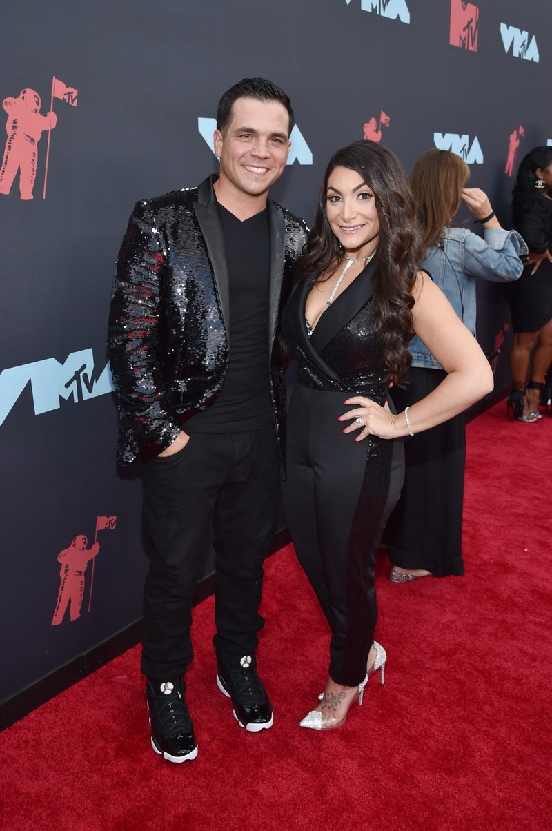 Christopher Buckner and Deena Nicole Cortese. Ảnh: Vogue Christopher Buckner and Deena Nicole Cortese. Ảnh: Vogue