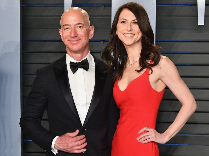 Tỷ phú Jeff Bezos và vợ cũ. Ảnh: Business Insider Ảnh: Business Insider