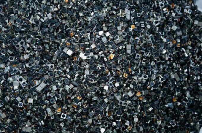 Các modun camera đang chờ được xử lý. Ảnh: Reuters Ảnh: Reuters