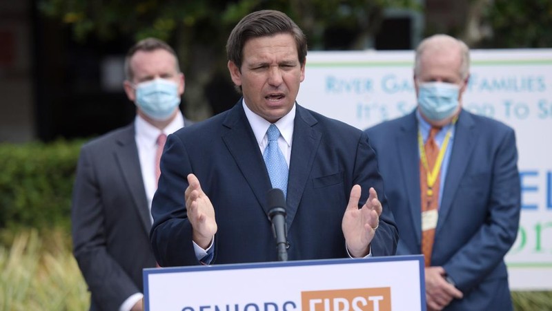 Thống đốc bang Florida Ron DeSantis. Ảnh: Newsweek