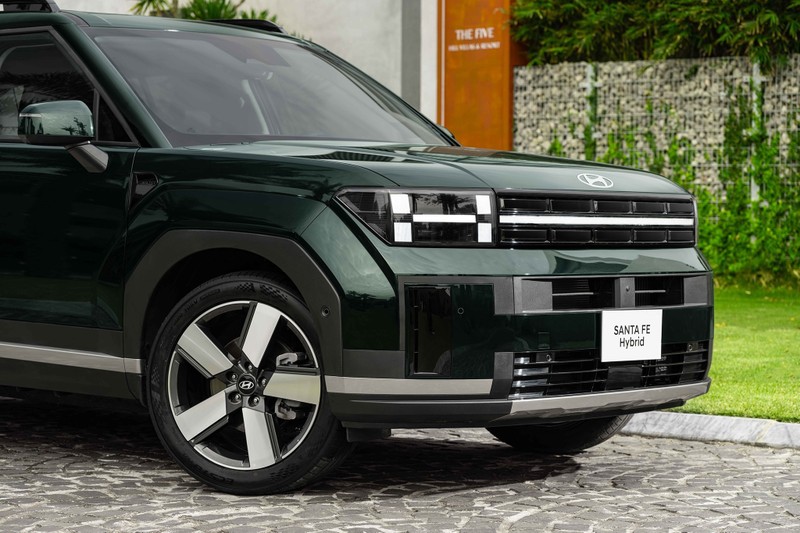 Hyundai Santa Fe ra mắt bản Hybrid giá 1,369 tỷ đồng, 'đấu' xe Trung Quốc Lynk & Co 08-3.jpg