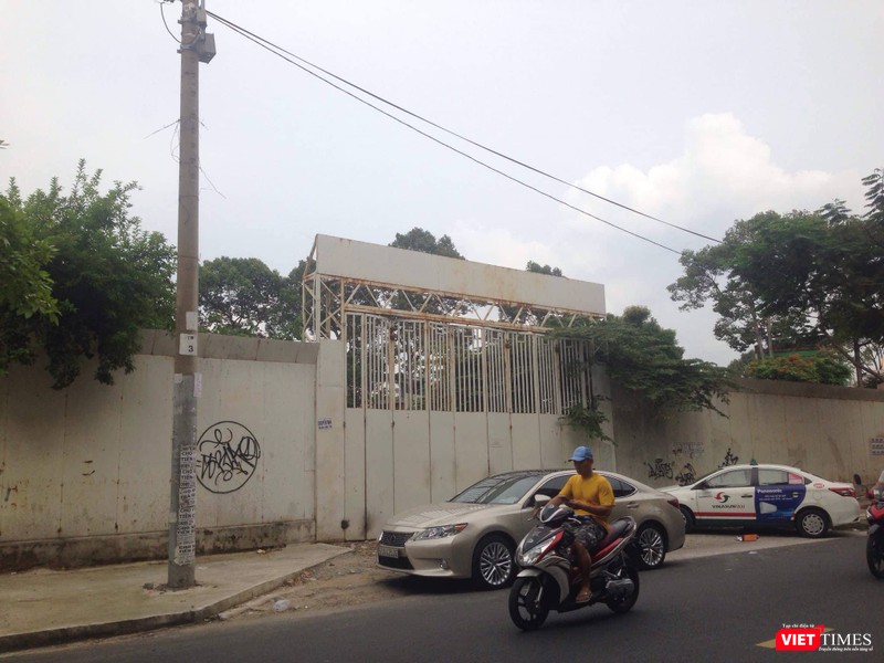 Thoái vốn khỏi Vina Alliance đồng nghĩa rằng Vinataba sẽ chính thức rút khỏi dự án bất động sản số 152 Trần Phú, Quận 5, Tp. HCM. Khu đất rộng 3,1 ha này vốn là cơ sở sản xuất của Nhà máy thuốc lá Sài Gòn, một đơn vị thành viên của Vinataba. (Ảnh: V. Tuấn)