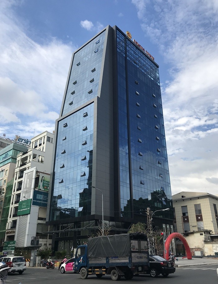 Mang tên là Cienco4 Tower nhưng dự án này được triển khai trên đất "gốc" của Casumina. Và Casumina, dù là bên "góp đất", nhưng chỉ được bàn giao và có quyền định đoạt 4,5 tầng/15 tầng của tòa nhà. (Ảnh: Cienco4)
