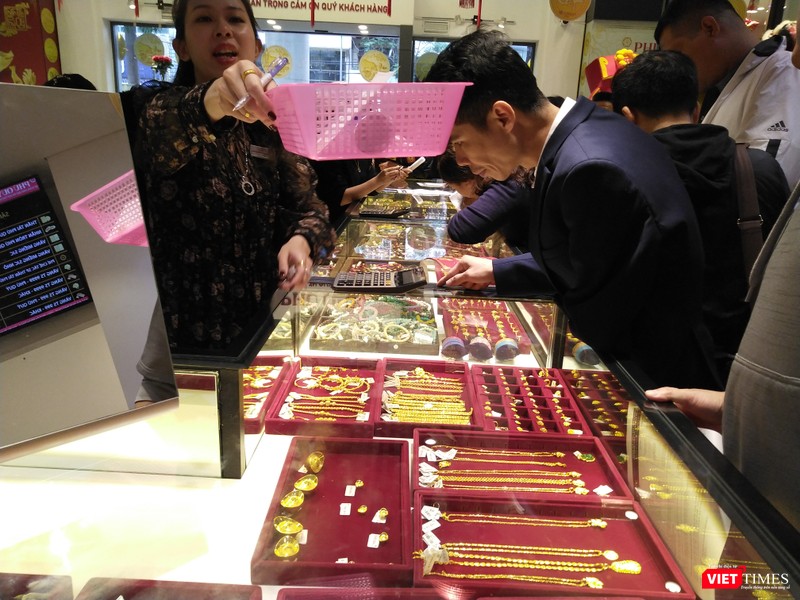 Giao dịch diễn ra khá nhanh chóng (Ảnh: P.D) Các giao dịch diễn ra khá nhanh chóng, chỉ từ 5 - 10 phút