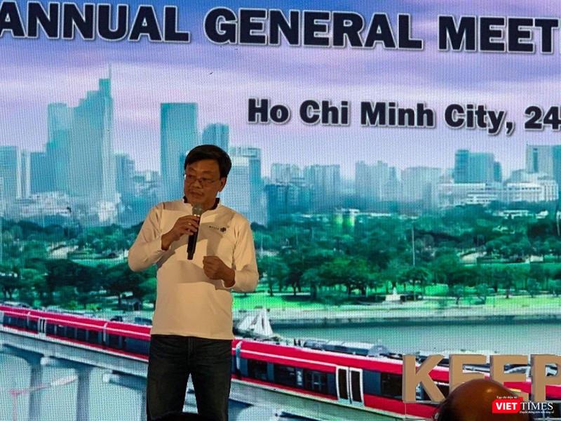 Ông Quang “Masan”: Họ hỏi tôi rằng ông học vật lý hạt nhân nhưng sao lại đi buôn mỳ gói... (Ảnh: VT) Ông Quang “Masan”: Họ hỏi tôi rằng ông học vật lý hạt nhân nhưng sao lại đi buôn mỳ gói... (Ảnh: VT)