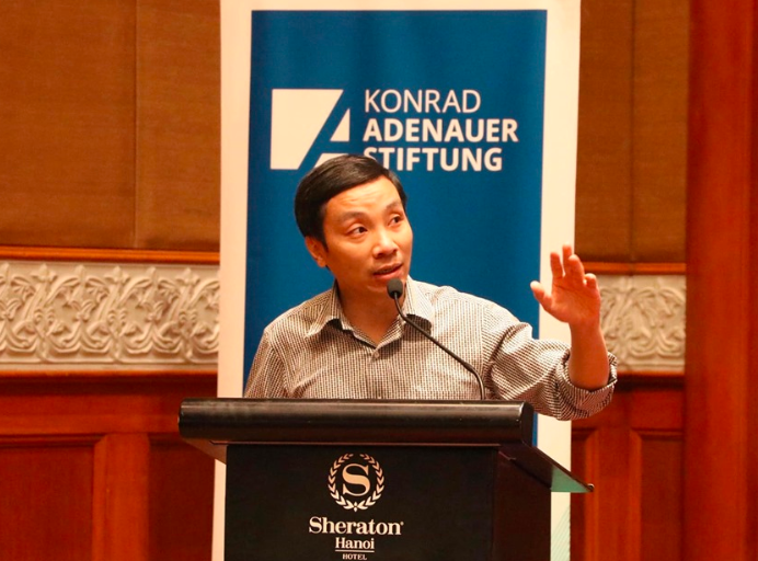 PGS.TS Phạm Thế Anh - Kinh tế trưởng VEPR - phát biểu tại tọa đàm (Ảnh: VEPR)