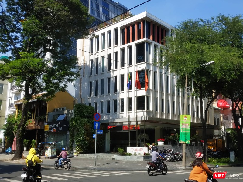 Trụ sở của CTCP Bảo hiểm Viễn Đông tại số nhà 19 Phùng Khắc Khoan (Q.1, Tp. HCM), bất động sản mà công ty này bị cho là đã mua đắt từ "shark" Liên.