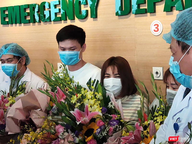 Cả 3 người được xuất viện đều trong tình trạng tỉnh táo, sức khỏe tốt (Ảnh: Minh Thúy) Cả 3 người được xuất viện đều trong tình trạng tỉnh táo, sức khỏe tốt (Ảnh: Minh Thúy)