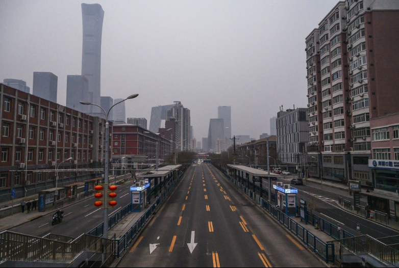 Giờ cao điểm không đông đúc như thường thấy tại Bắc Kinh hôm 6/3. Ảnh: Getty.