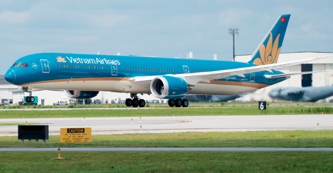 Những địa phương nào khẩn cấp dừng hoạt động quán bar, karaoke? ảnh 7 Vietnam Airlines tạm ngừng vận chuyển khách từ châu Âu về Việt Nam