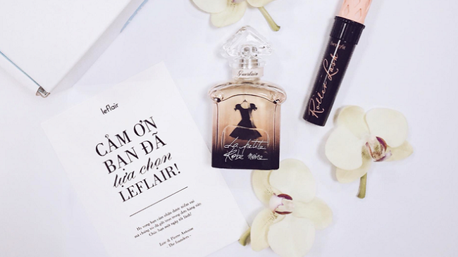 Mỗi sản phẩm gửi đi đều được đính kèm với lời cảm ơn từ Leflair Mỗi sản phẩm gửi đi đều được đính kèm với lời cảm ơn từ Leflair