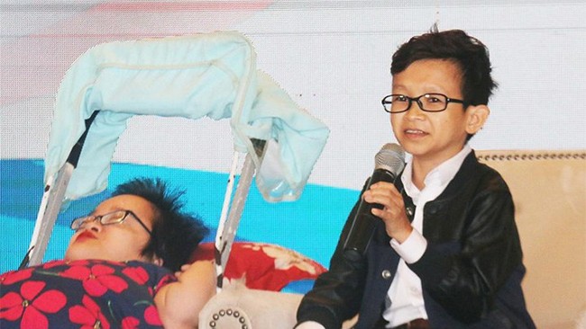 Thày giáo Nguyễn Văn Hùng kể lại cơ duyên đến với nghề giáo. Thày giáo Nguyễn Văn Hùng kể lại cơ duyên đến với nghề giáo.