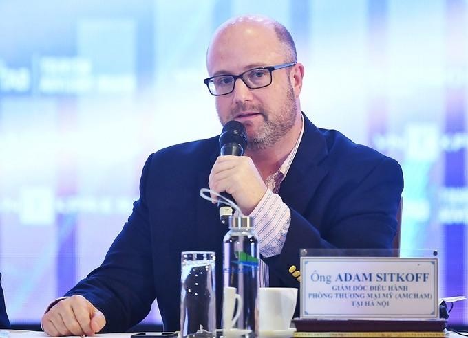 Ông Adam Sitkoff, Giám đốc điều hành Phòng Thương mại Hoa Kỳ (AmCham) tại Hà Nội. Ông Adam Sitkoff, Giám đốc điều hành Phòng Thương mại Hoa Kỳ (AmCham) tại Hà Nội.