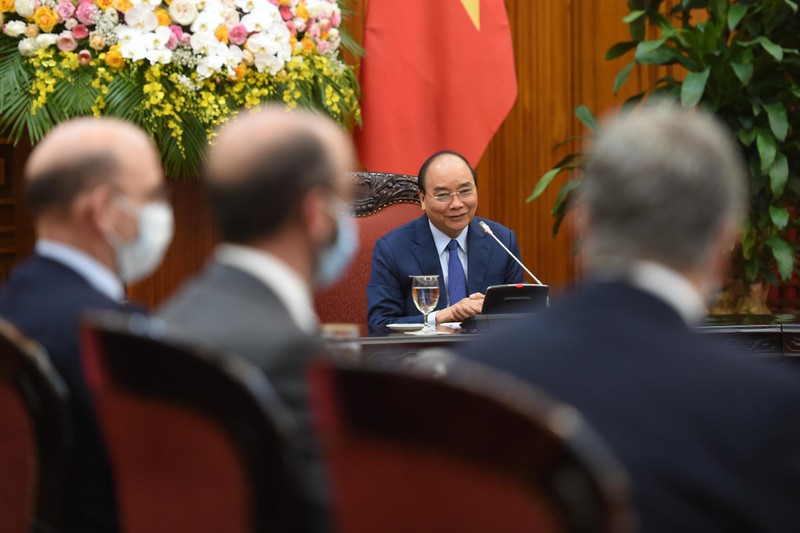 Thủ tướng Nguyễn Xuân Phúc tiếp Tổng Giám đốc Cơ quan Phát triển tài chính quốc tế Hoa Kỳ (DFC) Adam Boehler. Thủ tướng Nguyễn Xuân Phúc tiếp Tổng Giám đốc Cơ quan Phát triển tài chính quốc tế Hoa Kỳ (DFC) Adam Boehler.