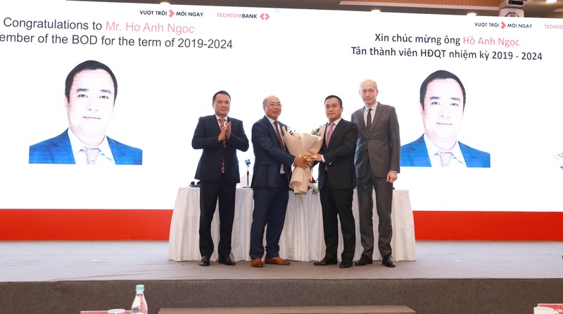Ông Hồ Anh Ngọc - em trai ông Hồ Hùng Anh - được bầu vào HĐQT Techcombank nhiệm kỳ 2019 - 2024