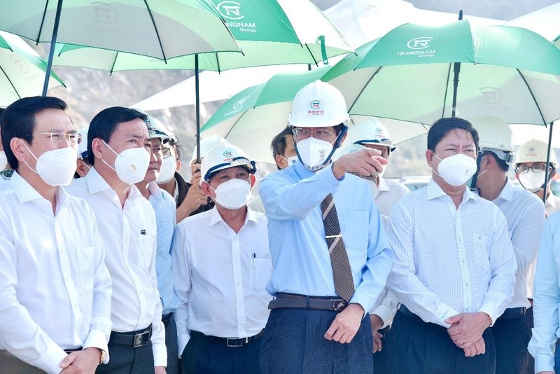 Ông Nguyễn Đức Thanh - Ủy viên TW Đảng, Bí thư Tỉnh ủy Ninh Thuận và ông Trần Quốc Nam Chủ tịch UBND tỉnh Ninh Thuận thăm Dự án Cảng Cà Ná