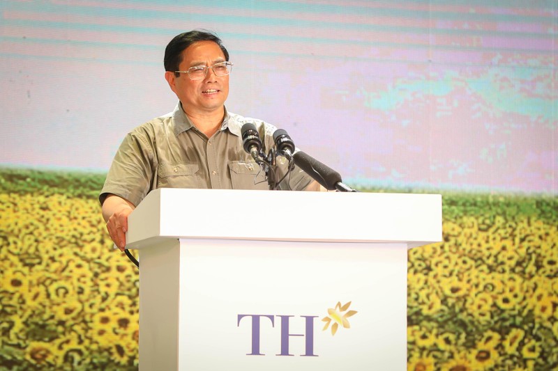 Thủ tướng Chính phủ Phạm Minh Chính phát biểu tại Nhà máy nước tinh khiết, thảo dược và hoa quả Núi Tiên của Tập đoàn TH Thủ tướng Chính phủ Phạm Minh Chính phát biểu tại Nhà máy nước tinh khiết, thảo dược và hoa quả Núi Tiên của Tập đoàn TH