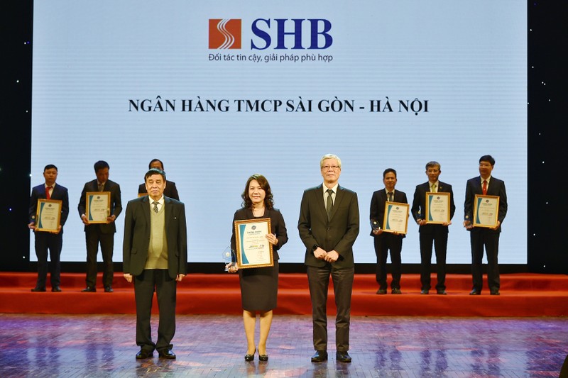 Phó Tổng Giám đốc Ninh Thị Lan Phương đại diện SHB nhận giải thưởng “Top 10 Ngân hàng thu xếp vốn đầu tư hiệu quả cho các dự án năng lượng Việt Nam từ năm 2017 – 2022” Phó Tổng Giám đốc Ninh Thị Lan Phương đại diện SHB nhận giải thưởng “Top 10 Ngân hàng thu xếp vốn đầu tư hiệu quả cho các dự án năng lượng Việt Nam từ năm 2017 – 2022”