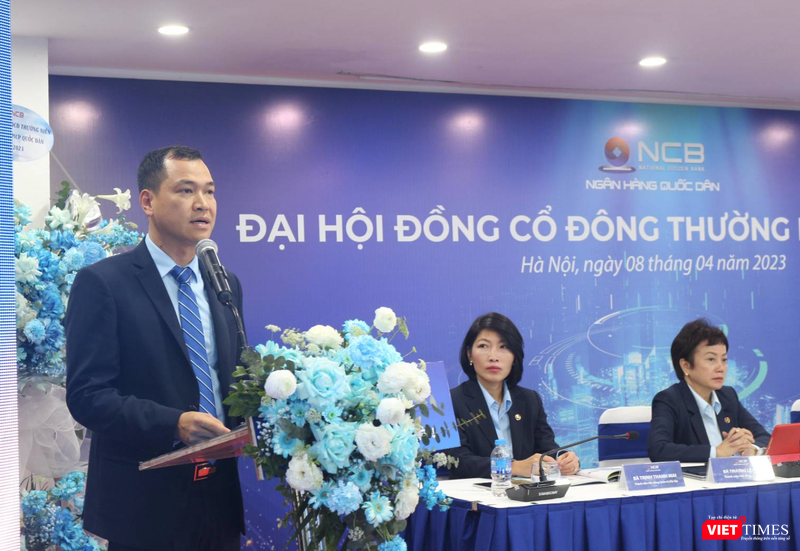 Ông Nguyễn Đình Tuấn, đại diện cho ban điều hành NCB, phát biểu tại AGM 2023