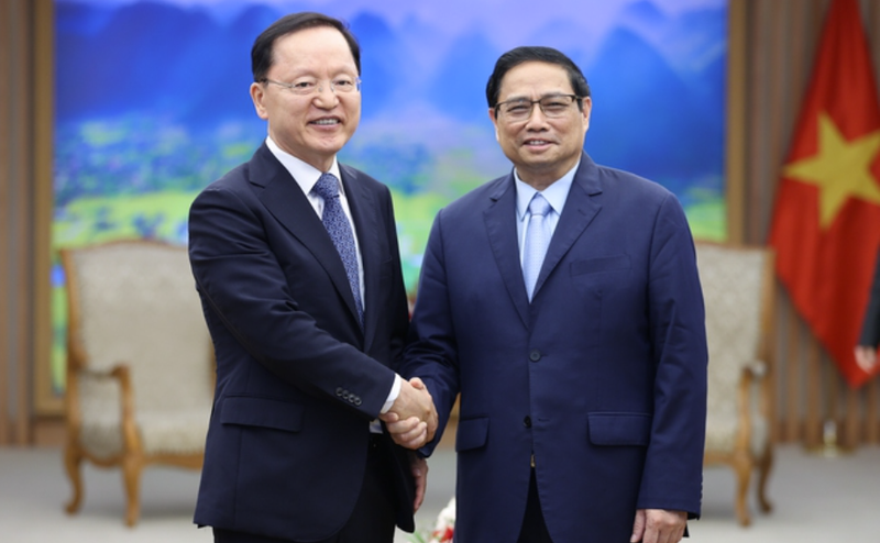 Thủ tướng Phạm Minh Chính tiếp ông Park Hark Kyu, Tổng Giám đốc phụ trách tài chính của Tập đoàn Samsung (Ảnh: VGP) Thủ tướng Phạm Minh Chính tiếp ông Park Hark Kyu, Tổng Giám đốc phụ trách tài chính của Tập đoàn Samsung (Ảnh: VGP)