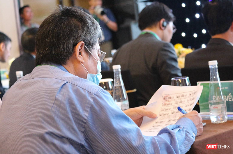 AGM 2023 của VPBank: Tham gia tái cơ cấu TCTD yếu kém, tự tin mục tiêu lợi nhuận tỉ USD ảnh 20