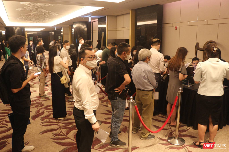 AGM 2023 của VPBank: Tham gia tái cơ cấu TCTD yếu kém, tự tin mục tiêu lợi nhuận tỉ USD ảnh 6