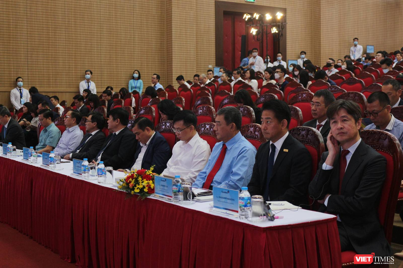 Các ông Masahiko Oki và Masahige Nakazono - 2 thành viên người Nhật trong HĐQT VietinBank - cũng có mặt. Các ông Masahiko Oki và Masahige Nakazono - 2 thành viên người Nhật trong HĐQT VietinBank - cũng có mặt.