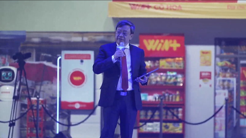 Ông Nguyễn Đăng Quang - Chủ tịch HĐQT Masan - phát biểu tại AGM 2023. Phía sau ông là các 'gian hàng' của The CrownX Ông Nguyễn Đăng Quang - Chủ tịch HĐQT Masan - phát biểu tại AGM 2023. Phía sau ông là các 'gian hàng' của The CrownX