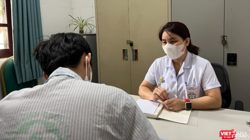 TS. Tâm lý Trịnh Thanh Hương - Phòng Tâm lý lâm sàng Viện Sức khoẻ tâm thần Quốc gia - tư vấn tâm lý cho một bệnh nhân