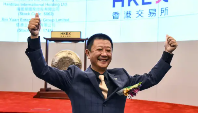 Hành trình tỉ phú của ông chủ Haidilao Trương Dũng (Ảnh: Getty Images) Haidilao 1.png