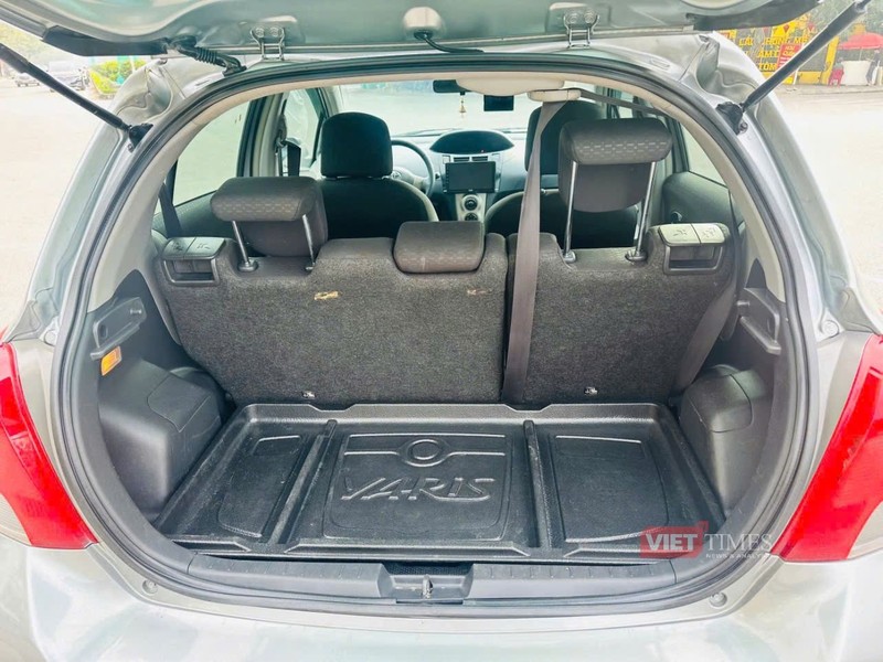 Toyota Yaris 1.3AT là mẫu xe không quá màu mè, nhưng thực dụng và từ lâu đã được định vị ở nhóm khách hàng riêng với sự "hâm mộ" không hề nhỏ. Ảnh: Phan Cảnh. 469300839_8860292910693122_83807069594861945_n.jpg