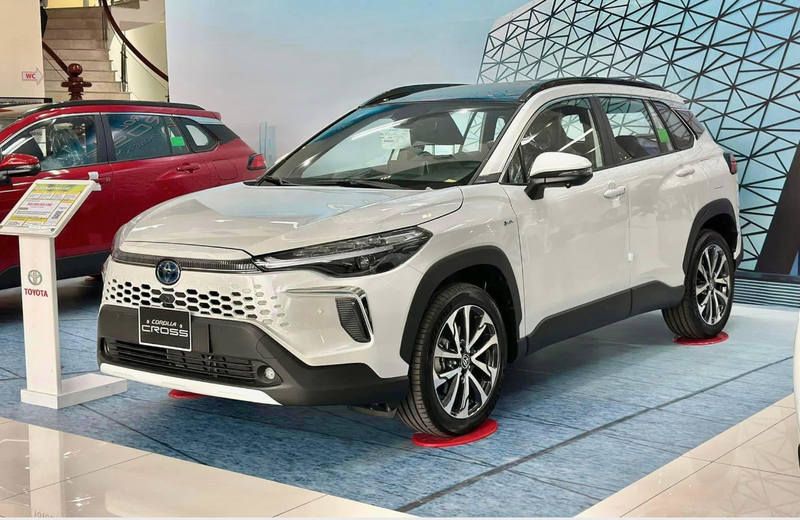 Toyota Corolla Cross. Ảnh chụp Màn hình 2025-05-08 lúc 11.01.38 SA.png