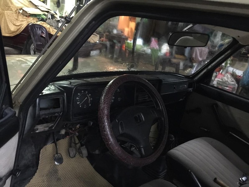 Nội thất đơn giản của Lada 2107. Ảnh: Nguyễn Bảo 480521715_1614381729204075_1053490554819727640_n.jpeg