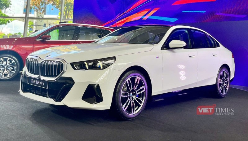 BMW 530i gen-h-z6676928339227_d7fa123370339b8eedcb320f835de713.jpg