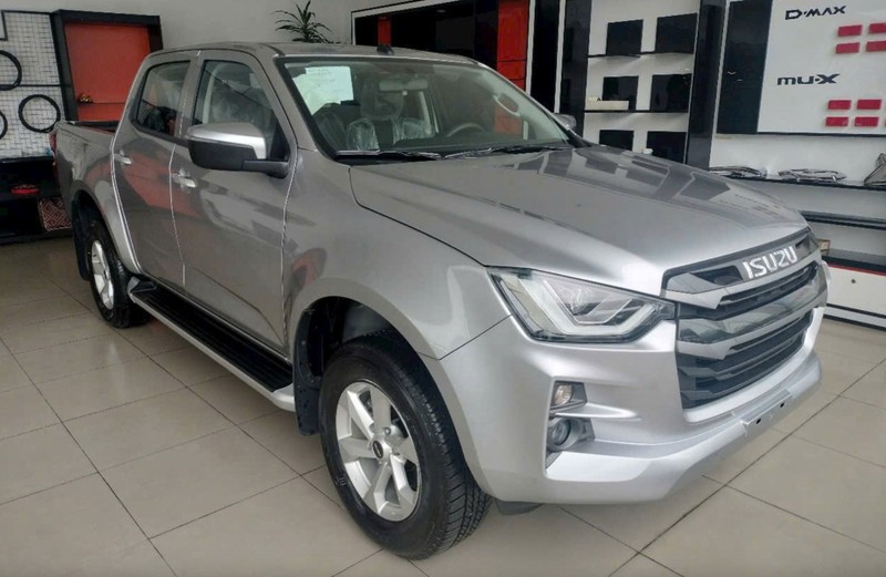 Isuzu D-Max sản xuất 2023 hàng tồn kho. Ảnh đại lý Isuzu Screen Shot 2025-06-25 at 14.26.02.png