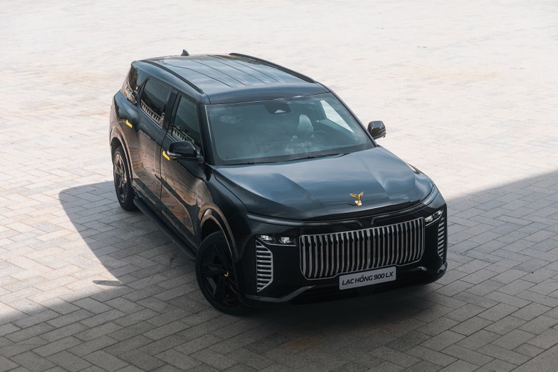 Lạc Hồng 900 LX phát triển dựa trên mẫu VF9, nhưng kích thước lớn hơn Lac Hong 900 LX 2.jpeg