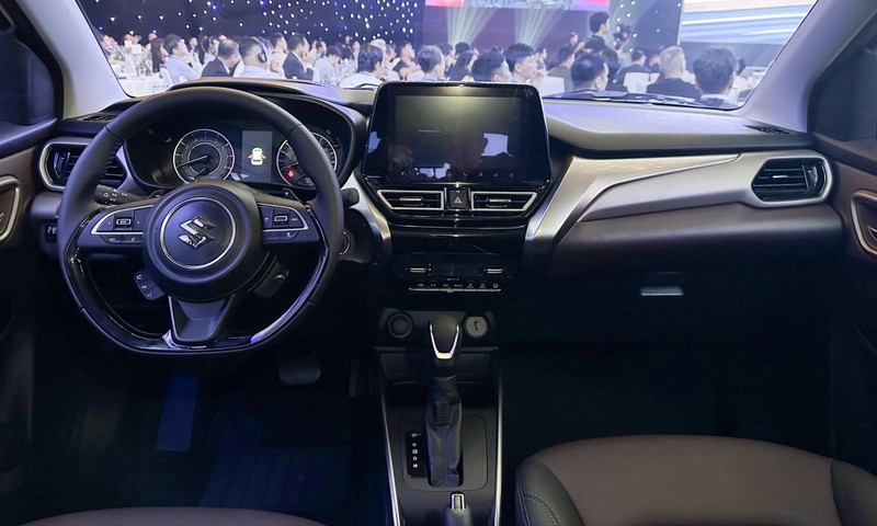 Nội thất Suzuki Fronx không quá bắt mắt nhưng đủ trang bị. suzuki-fronx-2025-.jpg