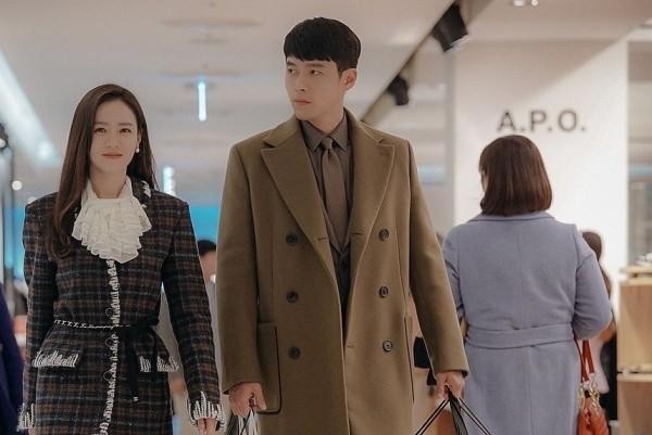 Hyun Bin và Son Ye Jin được cho là thành đôi sau "Hạ cánh nơi anh" Hyun Bin và Son Ye Jin được cho là thành đôi sau "Hạ cánh nơi anh"