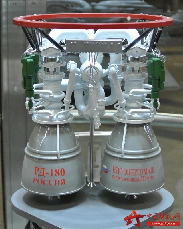 Theo Lenta, kỹ thuật tên lửa đẩy siêu mạnh RD-180 của Nga cũng đang bị Trung Quốc phỏng chế Theo Lenta, kỹ thuật tên lửa đẩy siêu mạnh RD-180 của Nga cũng đang bị Trung Quốc phỏng chế