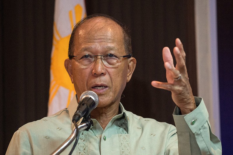 Bộ trưởng Quốc phòng Philippines Delfin Lorenzana: “Chúng tôi sẽ kiên quyết phản đối. Chúng tôi không cho phép Trung Quốc đem vũ khí hạt nhân hoặc các nhà máy điện hạt nhân vào khu vực biển đang có tranh chấp này”