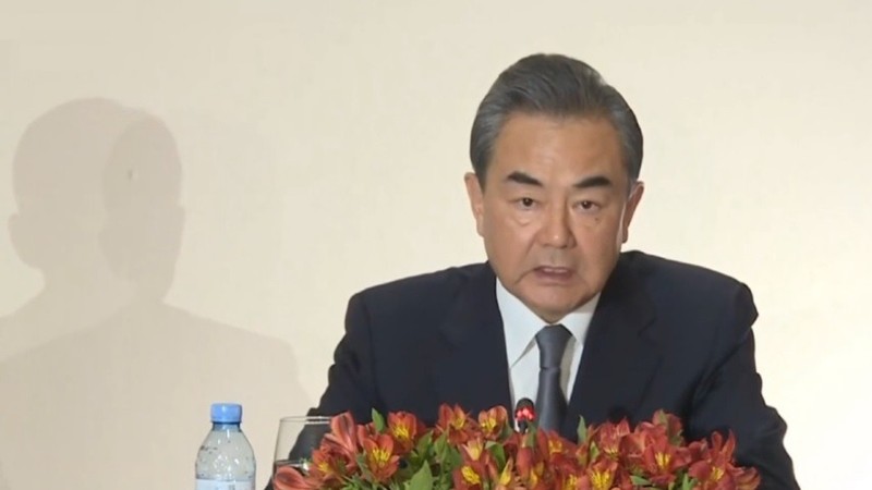 Ông Vương Nghị họp báo tuyên bố đầy lạc quan về kết quả hội đàm. Ông Vương Nghị họp báo tuyên bố đầy lạc quan về kết quả hội đàm.