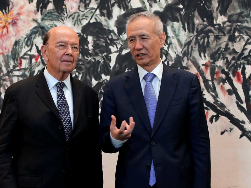 Bộ trưởng Thương mại Mỹ Wilbur Ross và Phó Thủ tướng Trung Quốc Lưu Hạc trong 1 cuộc đàm phán mậu dịch hồi tháng 5.2018. Bộ trưởng Thương mại Mỹ Wilbur Ross và Phó Thủ tướng Trung Quốc Lưu Hạc trong 1 cuộc đàm phán mậu dịch hồi tháng 5.2018.