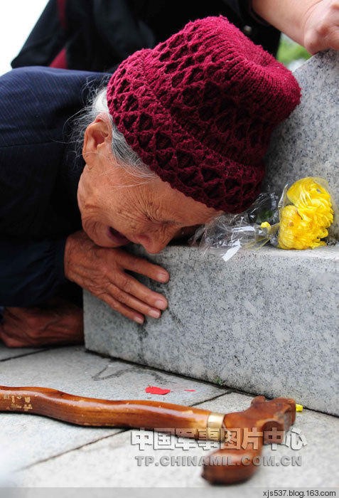 Chiến tranh đã mang lại nỗi đau mất con cho hàng vạn bà mẹ Trung Quốc (Ảnh tư liệu Trung Quốc) Chiến tranh đã mang lại nỗi đau mất con cho hàng vạn bà mẹ Trung Quốc (Ảnh tư liệu Trung Quốc)