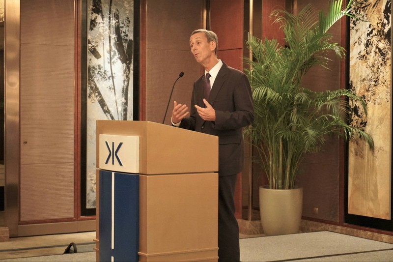 Ông Craig Allen, Chủ tịch Ủy ban toàn quốc mậu dịch Mỹ - Trung (USCBC): bất cứ một hiệp nghị nào cũng đều cần phải “cụ thể chi tiết, khả thi, có thời hạn, cải thiện được việc đi vào thị trường Trung Quốc, mang lại những thay đổi lớn lao đối với công ty, công nhân và nông dân Mỹ”.