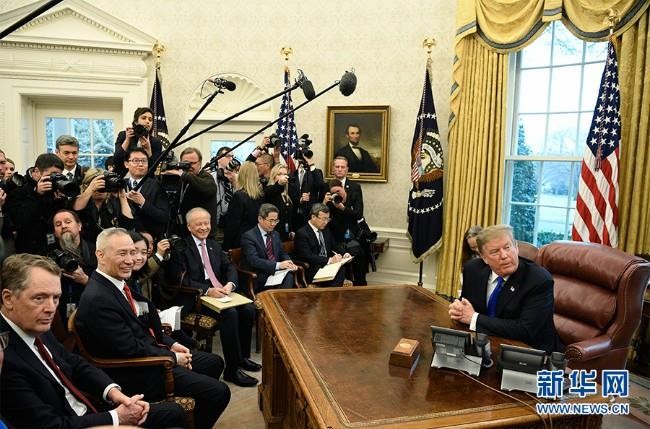 Ông Donald Trump tiếp ông Lưu Hạc và đoàn đàm phán Trung Quốc tại Nhà Trắng