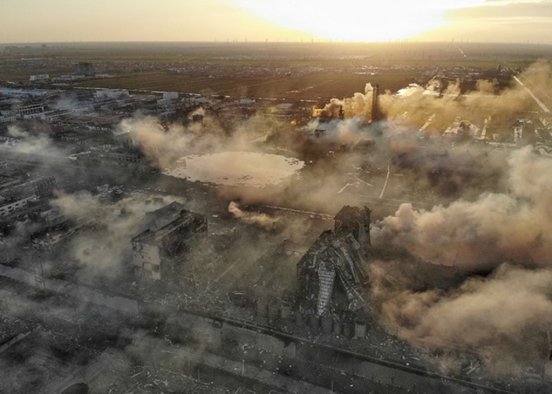 Chiếc hố khổng lồ giữa trung tâm vụ nổ Chiếc hố khổng lồ giữa trung tâm vụ nổ