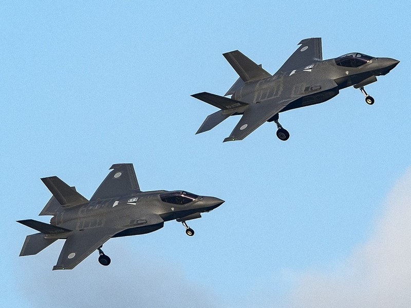 Biên đội 2 chiếc F-35A của không quân Nhật Biên đội 2 chiếc F-35A của không quân Nhật