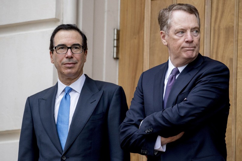 Robert Lighthizer (phải) và Steven Mnuchin cho rằng chính sự tráo trở của Trung Quốc đã phá vỡ đàm phán Robert Lighthizer (phải) và Steven Mnuchin cho rằng chính sự tráo trở của Trung Quốc đã phá vỡ đàm phán
